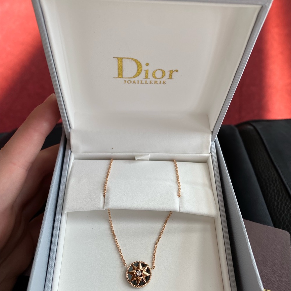Dior ROSE DES VENTS NECKLACE - Rose Gold